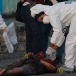 Desalojan a estudiantes de universidad de Cancún, tras el reporte de amenaza de bomba